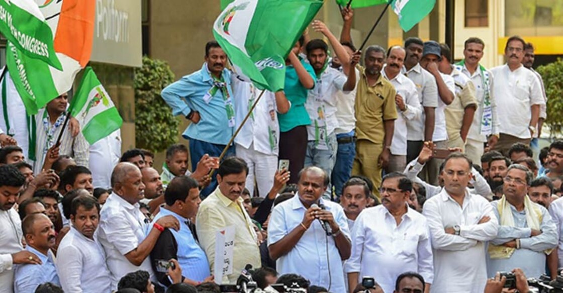 CM Kumaraswamy leads protest against Modi govt after I-T crackdown on partymen