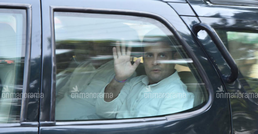 Congress lets people express their faith, says Rahul in Pathanamthitta