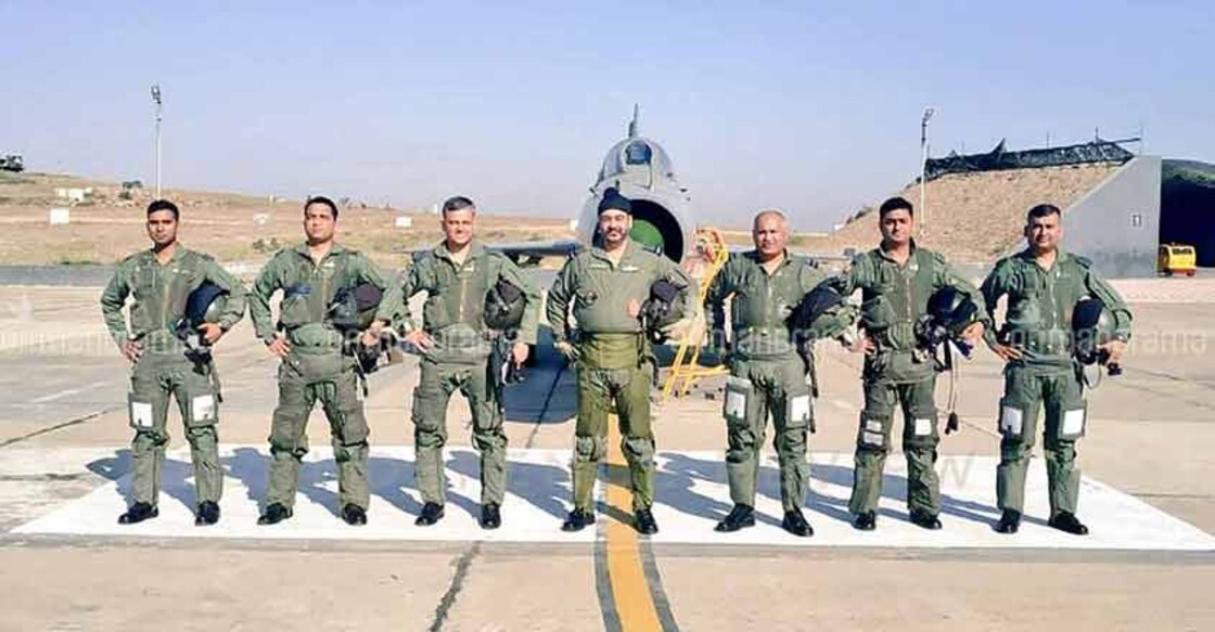 IAF chief flies 'Missing Man' formation in tribute to Kargil War hero