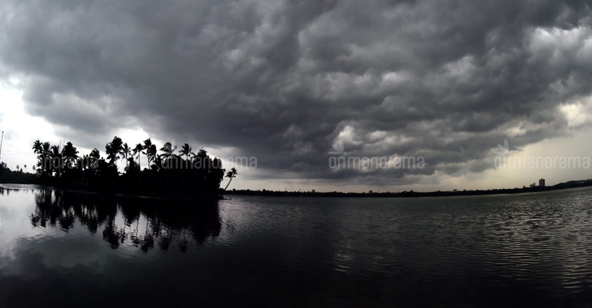 Heavy rains expected in Kerala on Dec 1, 2; red alert in Idukki