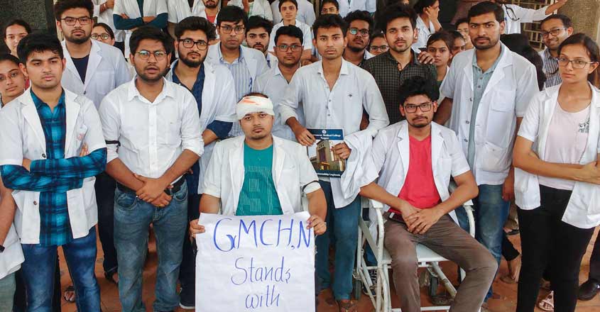 Mamata calls agitating doctors for talks as strike paralyses hospitals