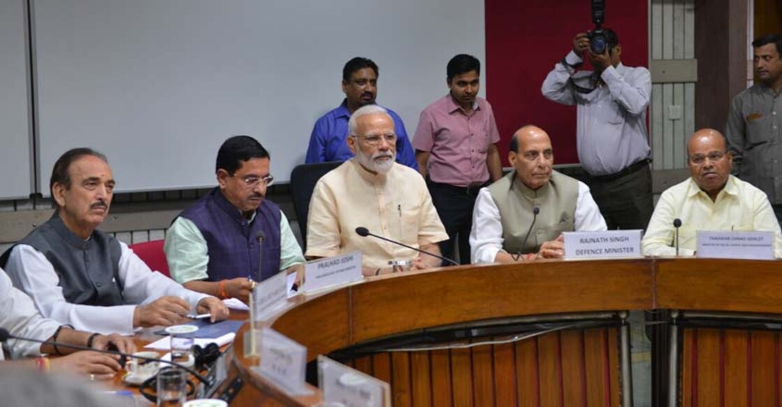 Ahead of budget session, Modi tells MPs not to disrupt Parliament Ahead of budget session, Modi tells MPs not to disrupt Parliament