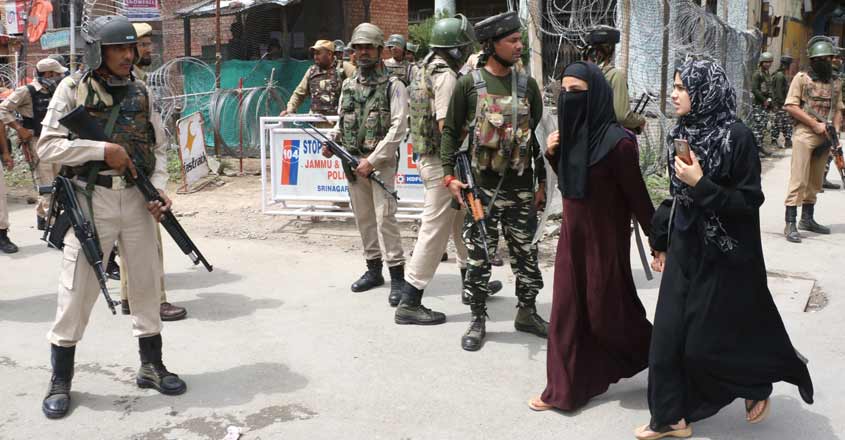 Kashmir on high alert after Pakistani intelligence inputs on terror attack Kashmir on high alert after Pakistani intelligence inputs on terror attack