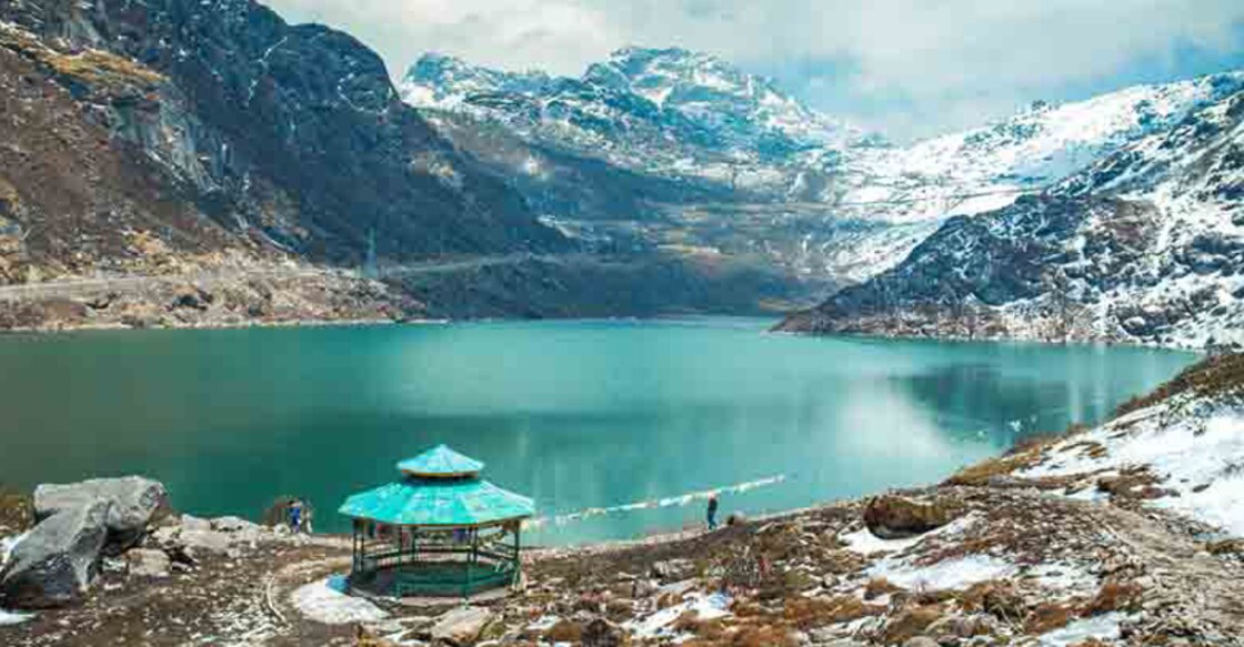 427 stranded tourists evacuated from North Sikkim