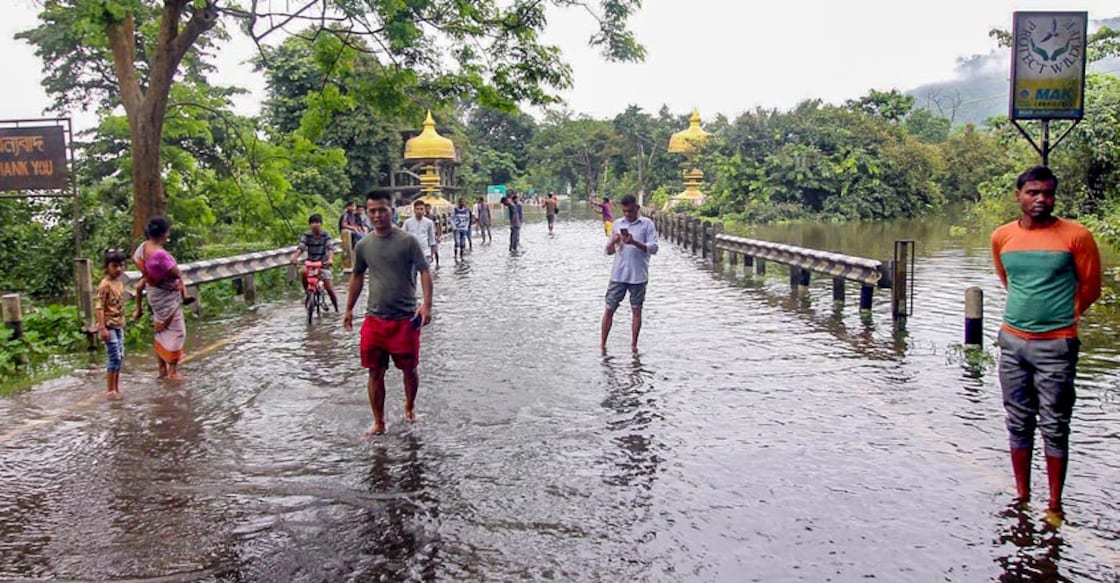PM dials Sonowal on Assam flood; assures Centre's support PM dials Sonowal on Assam flood; assures Centre's support