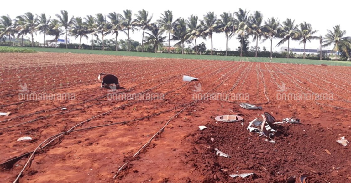 Tejas fuel tank falls in a field near Coimbatore