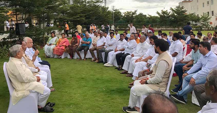 Karnataka crisis: Speaker sets deadline for floor test at 6pm Karnataka crisis: Speaker sets deadline for floor test at 6pm