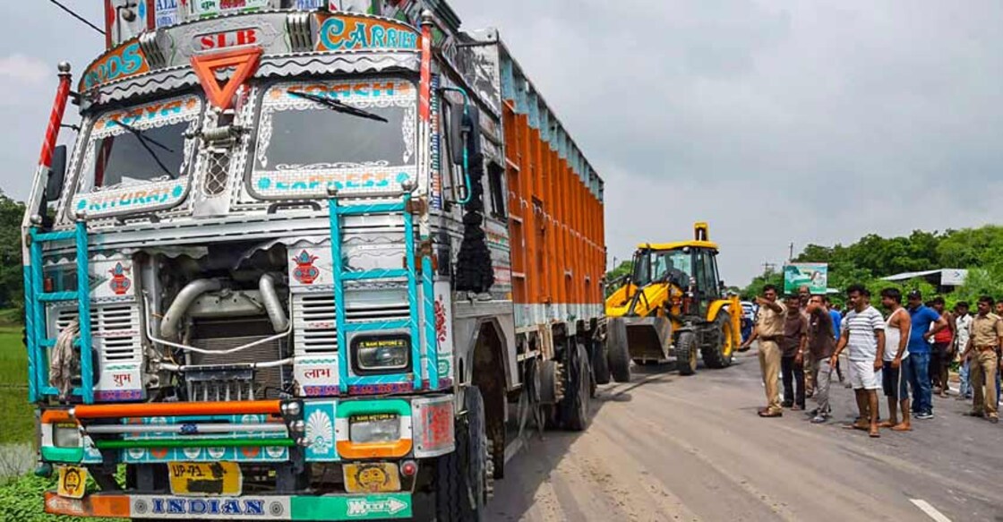 Unnao woman who accused BJP MLA of rape injured in fatal accident