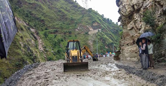 Heavy rains trigger flash floods in Himachal, Naina Devi receives 360 mm rain Heavy rains trigger flash floods in Himachal, Naina Devi receives 360 mm rain