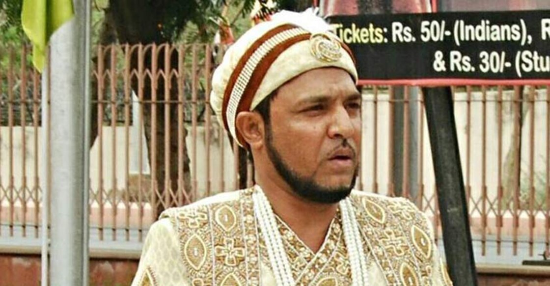 Man who claims to be Babar's descendant offers gold brick for Ram temple