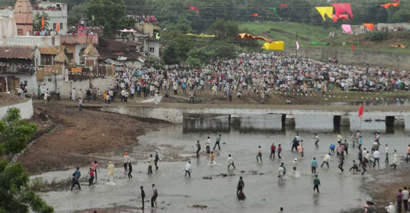 Gotmar Two villages in Madhya Pradesh draw blood to sustain an uncanny ...