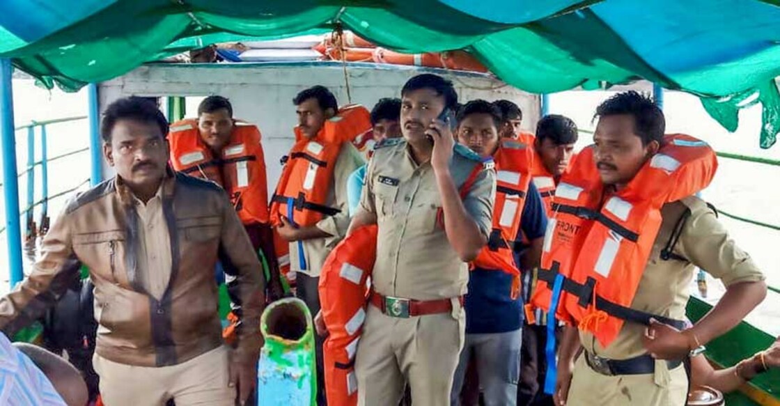 8 dead, many missing as boat carrying tourists capsizes in Andhra river