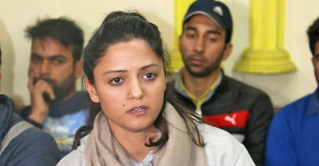 Shehla Rashid booked for sedition over tweets on Kashmir situation Shehla Rashid booked for sedition over tweets on Kashmir situation