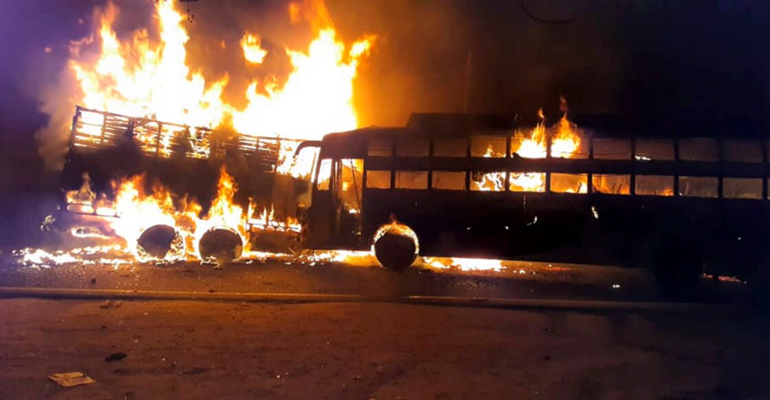 20 charred to death as bus bursts into flames after accident in UP's Kannauj 20 charred to death as bus bursts into flames after accident in UP's Kannauj