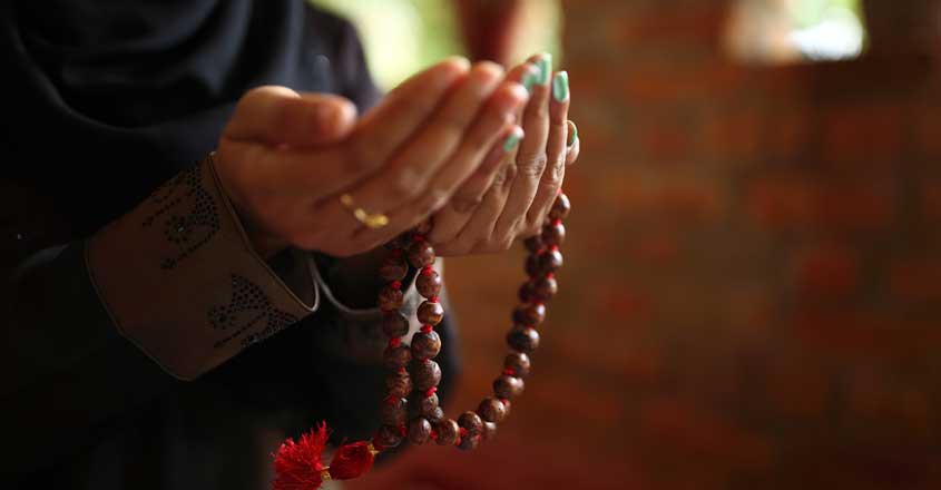 muslim-women-prayer1