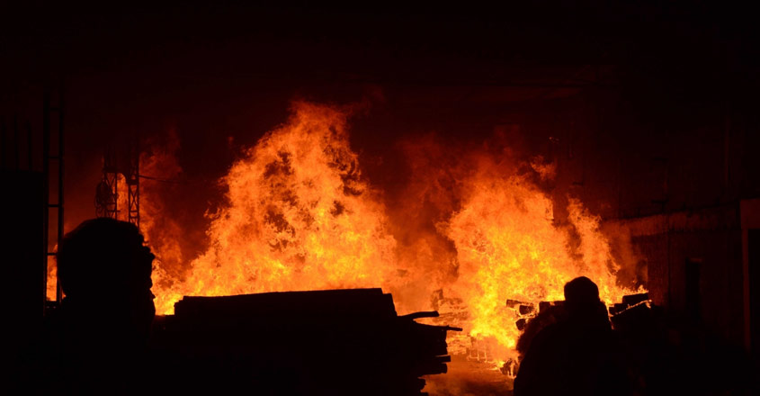 1 killed as fire breaks out in Delhi printing press