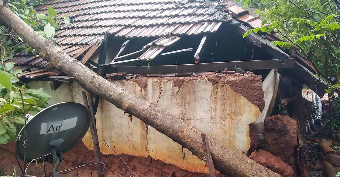 Nivar makes landfall, weakens into severe cyclonic storm Nivar makes landfall, weakens into severe cyclonic storm