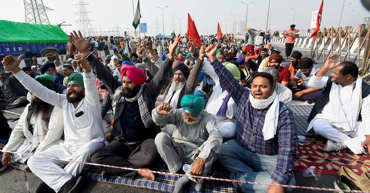 Protesting farmers threaten to block railway tracks if demands not met by govt