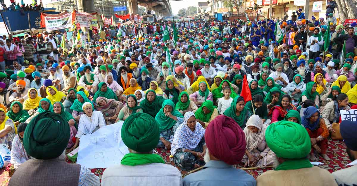 Govt relents, agrees to key demands of agitating farmers