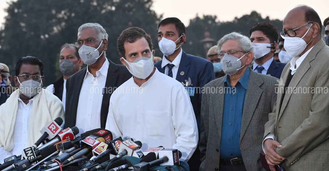 Opposition delegation meets President, seeks repeal of farm laws