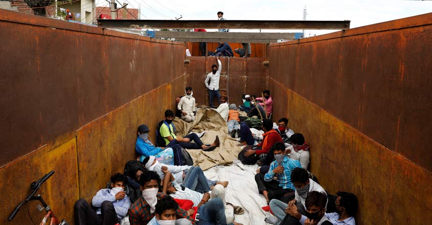 India lockdown: Delhi, UP governments in virtual war over migrants India lockdown: Delhi, UP governments in virtual war over migrants