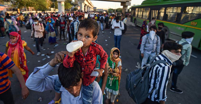 India lockdown: Delhi, UP governments in virtual war over migrants India lockdown: Delhi, UP governments in virtual war over migrants