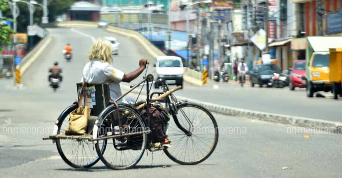 Lockdown to be eased in 7 districts from Monday, odd-even scheme for private vehicles