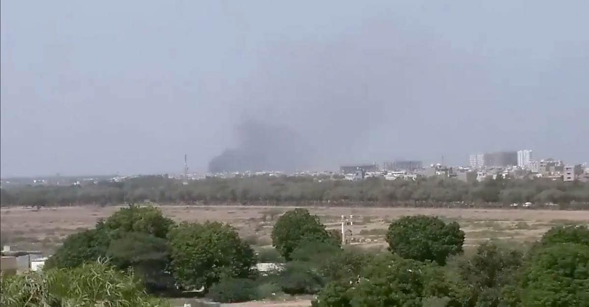 At least 82 dead as Pakistan plane crashes in residential area in Karachi At least 82 dead as Pakistan plane crashes in residential area in Karachi