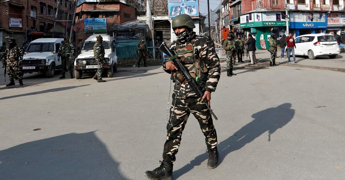 4G mobile Internet services restored in two districts in Kashmir on trial basis