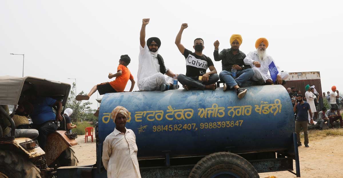 Farmers block roads, railways as protests mount over farm bills Farmers block roads, railways as protests mount over farm bills