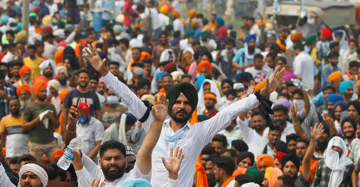Farmers block roads, railways as protests mount over farm bills Farmers block roads, railways as protests mount over farm bills