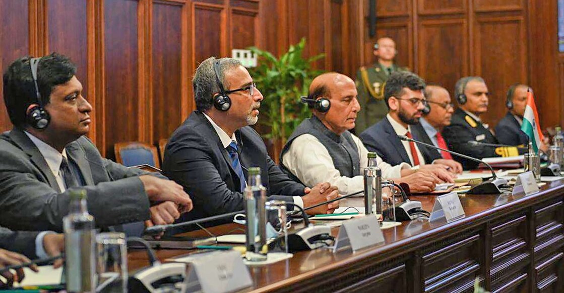 Rajnath Singh holds talks with Chinese Defence minister in Moscow amid border tension