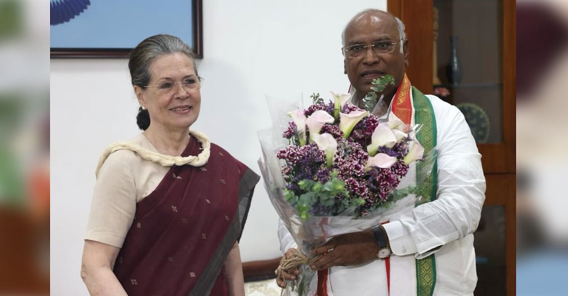 Outgoing Congress President Sonia Gandhi greets her successor Mallikarjun Kharge. Photo: Twitter/ @INCIndia