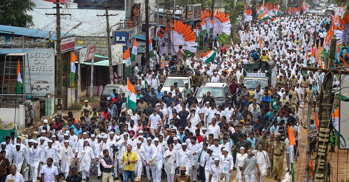 Congress leader Rahul Gandhi with party workers during the 'Bharat Jodo Yatra', at Puliyurkurichi in Kanyakumari, Friday, Sept. 9, 2022. Photo: PTI