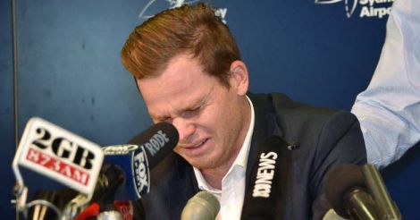 I am sorry, says tearful Smith