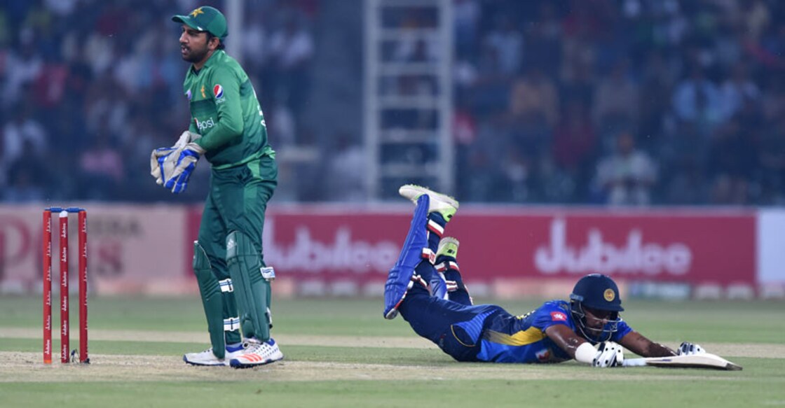 New-look Sri Lanka shock world number one Pakistan in first T20