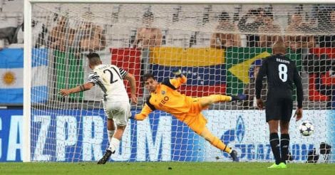 Juve through after penalty, red card end Porto hopes