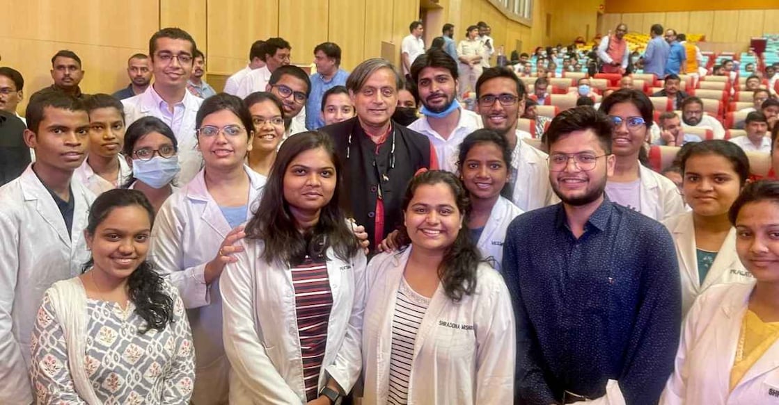 aipc-meets Photos from the National Conclave of AIPC, Raipur. Shashi Tharoor is seen with delegates from Kerala. Photo: Shashi Tharoor/Twitter