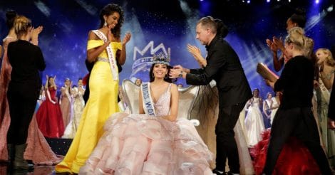 Stephanie Del Valle of Puerto Rico wins Miss World 2016 title