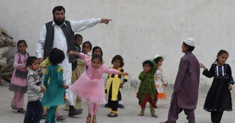 Pakistani father of 35 aims for 100 children