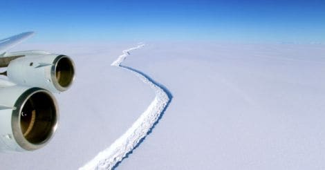 Giant iceberg breaks off Antarctica