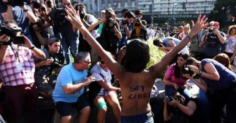 Argentine women stage topless protest claiming sunbathers' rights