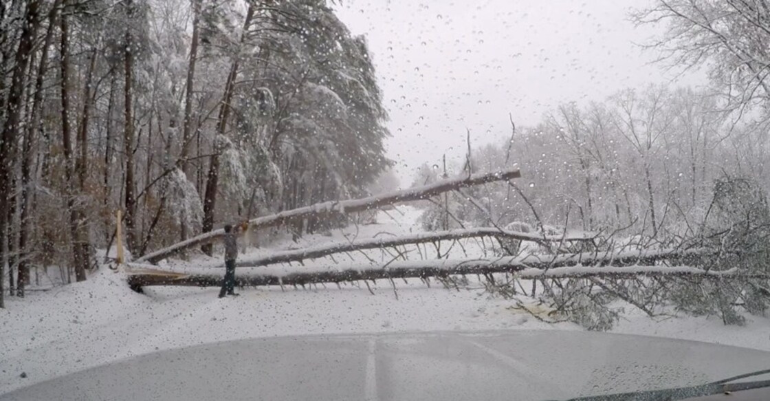 Winter storm kills one, knocks out power to 310,000 in US Southeast