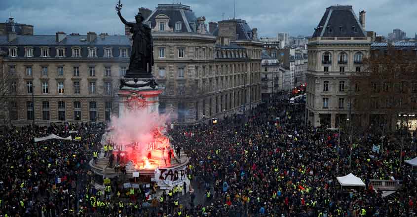 Raging 'yellow vests' protests know no ideological barriers Raging 'yellow vests' protests know no ideological barriers
