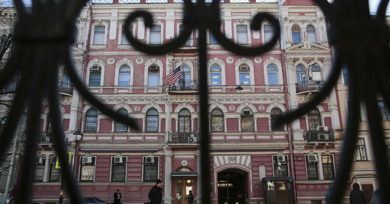 Spy-poisoning Row Escalates: Russia Expels 60 US Diplomats | Russia ...