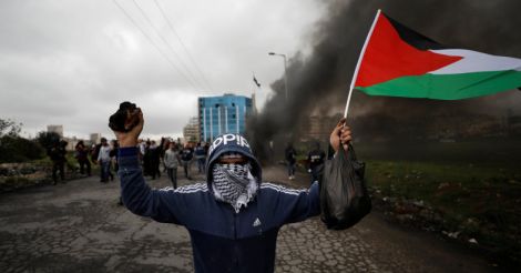 Israeli forces kill 16 Palestinians in Gaza border protests