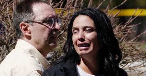 Nine killed, 16 injured after van ploughs into Toronto crowd