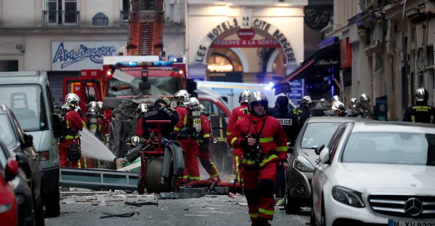 Gas explosion rocks central Paris shopping district, 9 injured