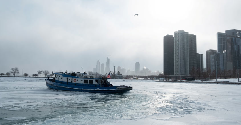 US Midwest bears the brunt of rushing cold polar air US Midwest bears the brunt of rushing cold polar air