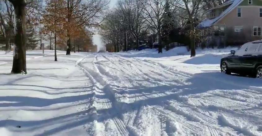 US Midwest bears the brunt of rushing cold polar air US Midwest bears the brunt of rushing cold polar air